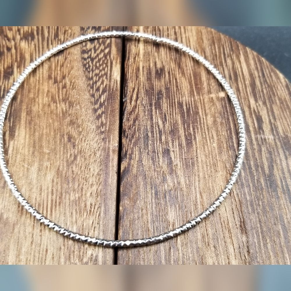 Silver tone sparkle bracelet B918